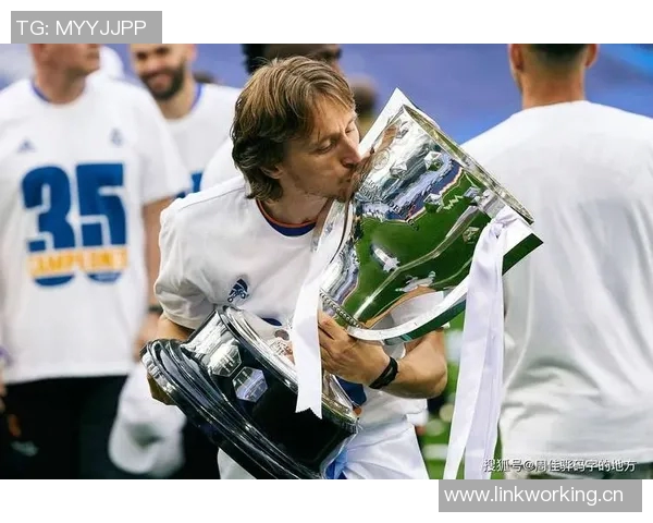 海斯谈比赛节奏：坚持日常训练与后卫配合是我的秘诀