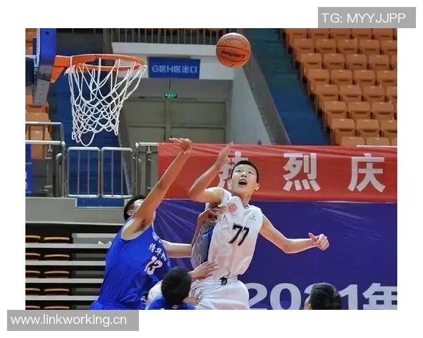 杨瀚森女友中秋晒幸福照与舞蹈视频祝福平安快乐引热议