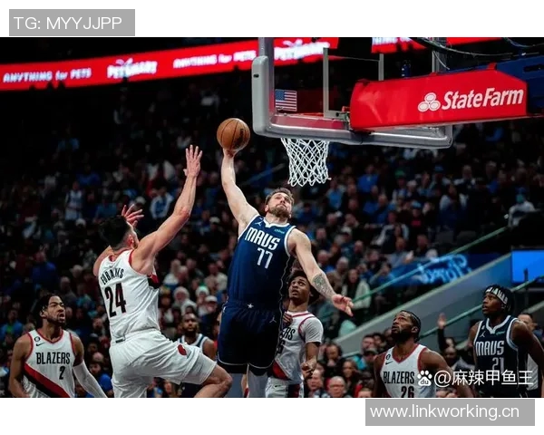 埃奇库姆表现出色如老将10投6中三分5中3罚球10中7砍下22分4篮板5助攻