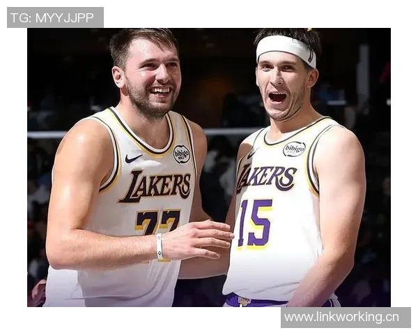 湖人双向合同球员蒂米G联盟崭露头角砍下27分8板7助展现古典内线风采