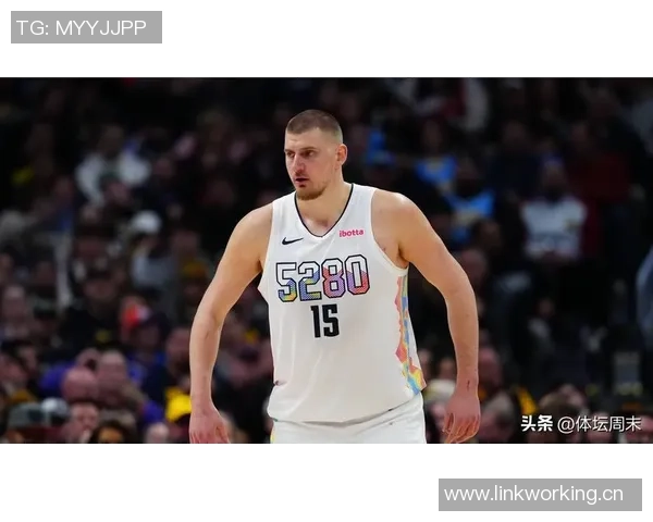 约基奇化身魔术师亚历山大与杨在费城的精彩对决