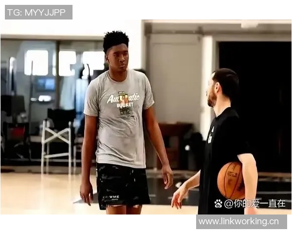 奎因在家乡砍下三双展现实力期待成为球迷心中难忘的经典之战 奎因在家乡砍下三双展现实力期待成为球迷心中难忘的经典之战