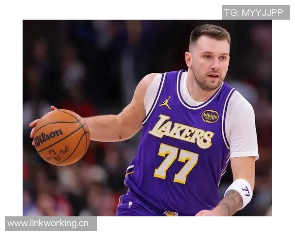 老詹新称号引热议魔仙哥曝与布朗尼东契奇同场竞技趣事