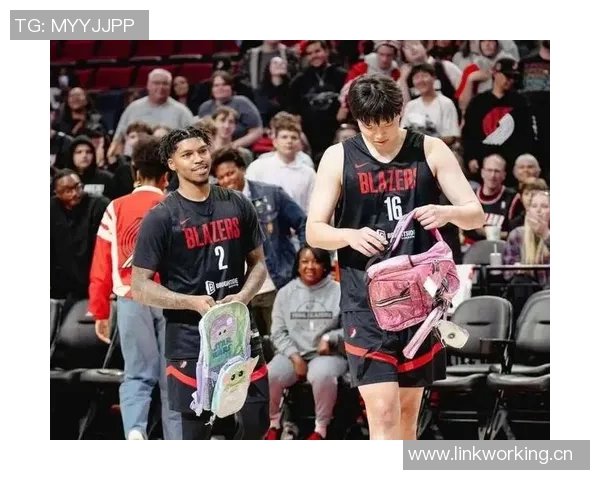 戈贝尔展现年轻内线实力杨瀚森强调抢篮板的强烈意愿是成功关键