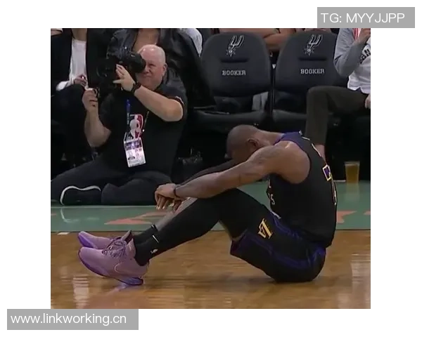 湖人期待詹姆斯在对阵马刺的比赛中强势复出缓解坐骨神经痛困扰 湖人期待詹姆斯在对阵马刺的比赛中强势复出缓解坐骨神经痛困扰