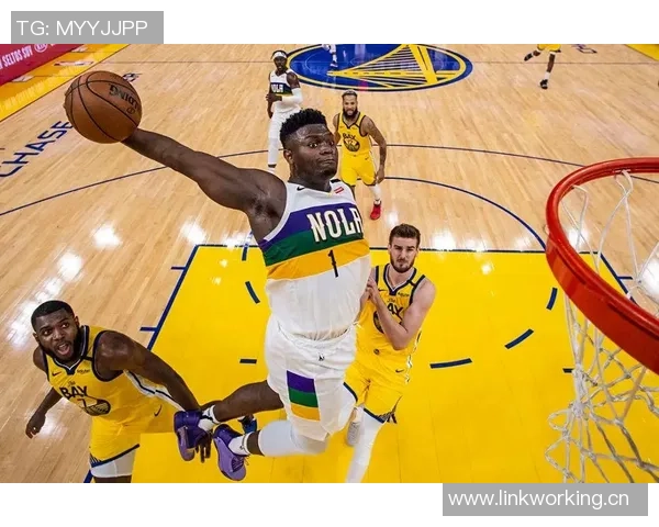 锡安回顾360度转体扣篮表现期待更劲爆动作展现篮球魅力 锡安回顾360度转体扣篮表现期待更劲爆动作展现篮球魅力