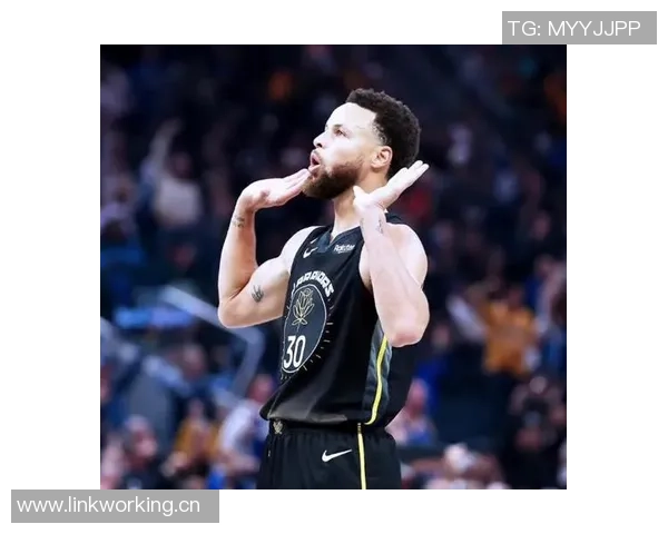 理查兹半场表现抢眼5中3斩获7分助攻1次正负值高达16分