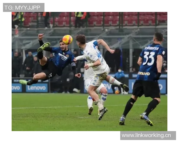 邓弗里斯脚踝恢复顺利期待对阵利物浦时能入选比赛名单 邓弗里斯脚踝恢复顺利期待对阵利物浦时能入选比赛名单