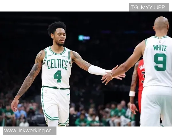 马祖拉称赞安芬尼西蒙斯努力提升防守技术成长源于不懈奋斗